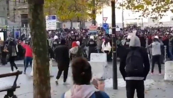 Молодежь разгромила дорогие бутики в центре Брюсселя