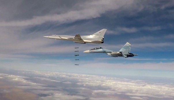 Российские бомбардировщики нанесли очередной удар по боевикам в провинции Дейр-эз-Зор