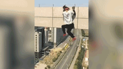 Опубликовано видео смертельного падения самого известного руфера Китая