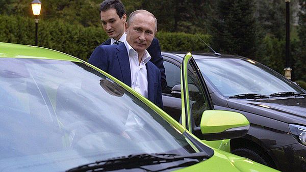 Аксенов считает, что первым по Крымскому мосту должен проехать Владимир Путин