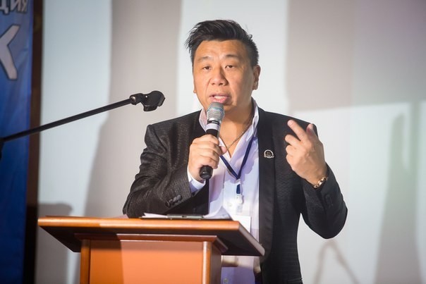 Владелец стриптиз-клуба подал документы в ЦИК для участия в выборах президента