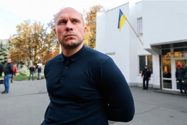 Кива пригрозил "отрезать голову" за вопрос о его охране