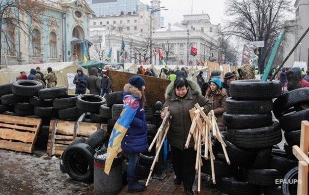 "Новая украинская Сечь" под Радой обрастает баррикадами