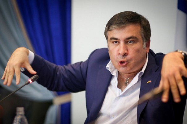 А Мишка-то нагнал страху на Петра