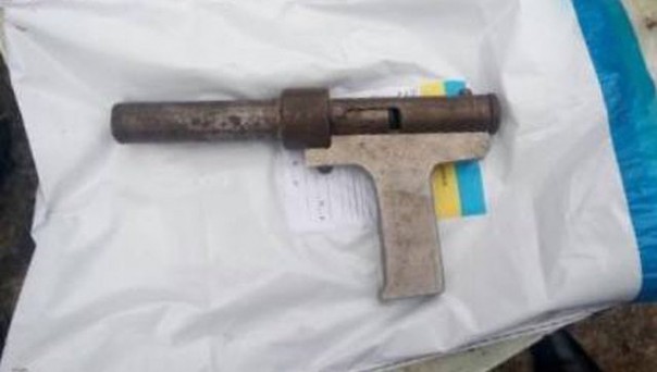 В Днепропетровской области ребенок нашел оружие и случайно убил двухлетнюю сестру