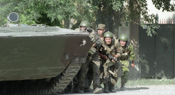 Захвативших заложников в Будённовске приговорили к 13 и 15 годам колонии