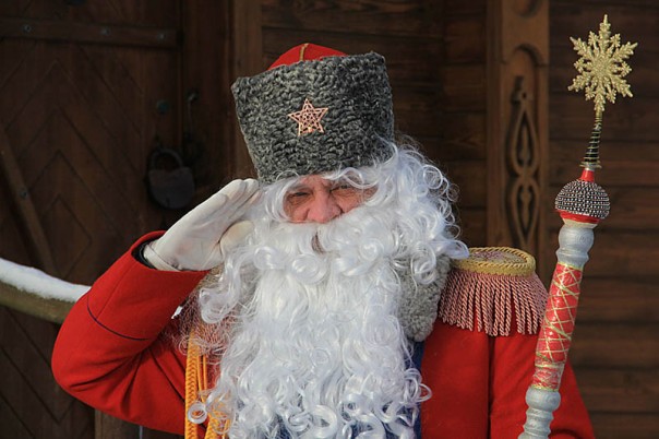 В Белоруссии на «Линии Сталина» военный Дед Мороз приступил к выполнению служебных обязанностей