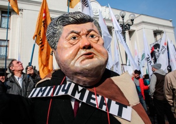 Ростислав Ищенко: армия и спецслужбы не на стороне Порошенко и перспектива большой перестрелки