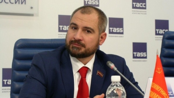 Пресс -конференция кандидата в президенты России Максима Сурайкина