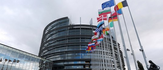 Комитет Европарламента одобрил запуск санкционной процедуры против Польши