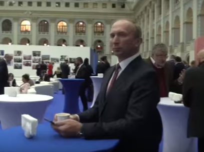 На встрече с доверенными лицами обнаружен двойник Путина
