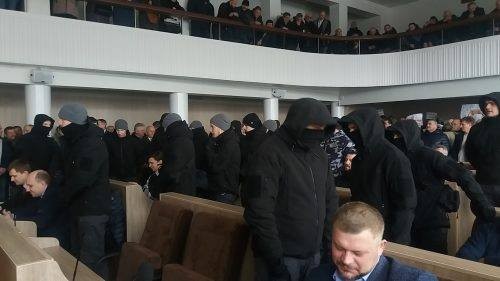 Свертывание демократии на Украине...