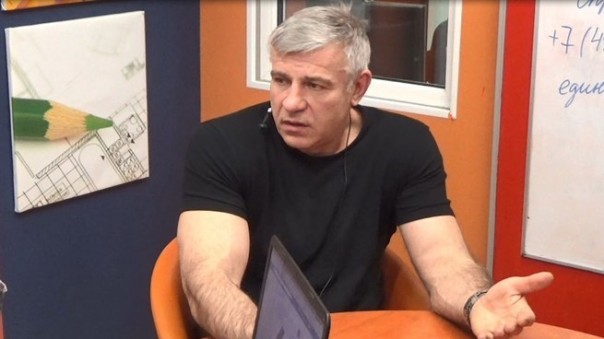 «Джентльмен удачи» Евгений Вышенков сделал особый подарок на Новый год читателям «Фонтанки»