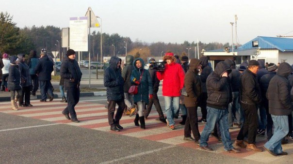 «Кабмин пусть блокируют!»: украинцы возмущены блокировкой границы с Польшей