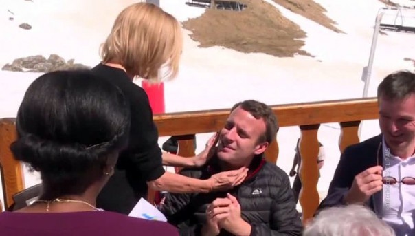 Горячая новость Франции - эротический роман президента-писателя