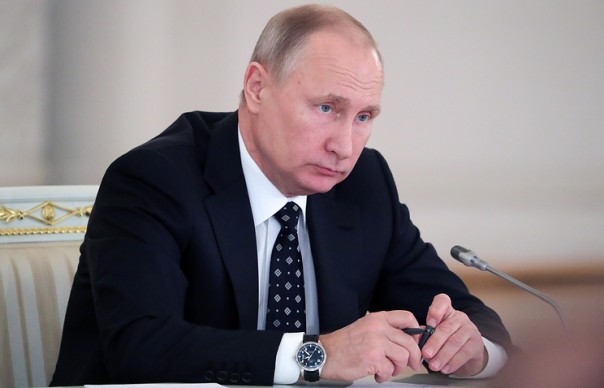 Путин сравнил тело Ленина в Мавзолее с мощами святых, а коммунистическую идеологию с христианством