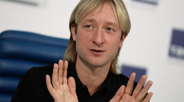 Плющенко предложил урезать зарплаты футболистам сборной до 30 тысяч рублей