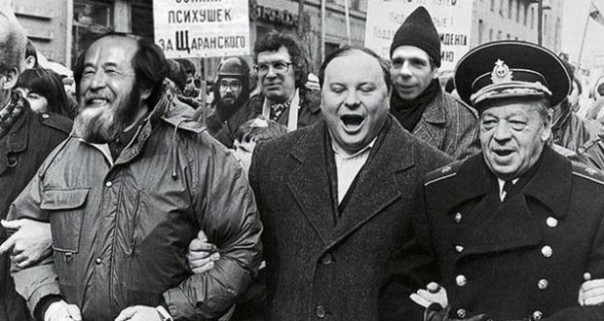 Миф о крае пропасти. Могла ли погибнуть Россия в «святые 90-е»?