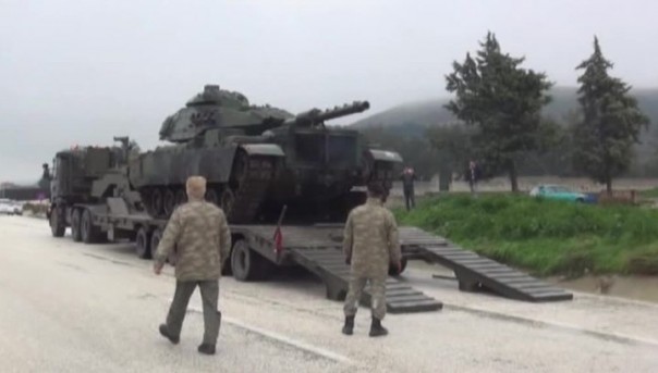 Турецкие танки вошли в сирийский Африн