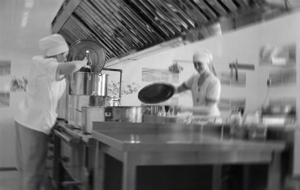 Яд на завтрак. За что расстреляли школьную посудомойку Иванютину