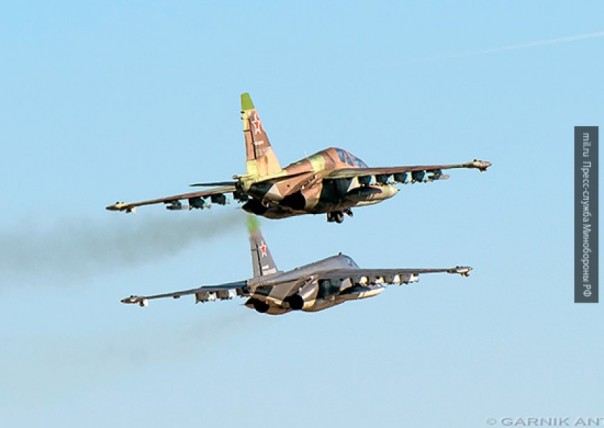 Опубликовано видео, как ВКС РФ наносит удары по боевикам в Идлибе