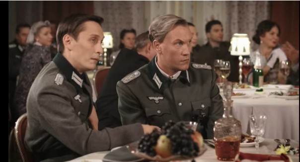 " Прекратить петь по-русски! "