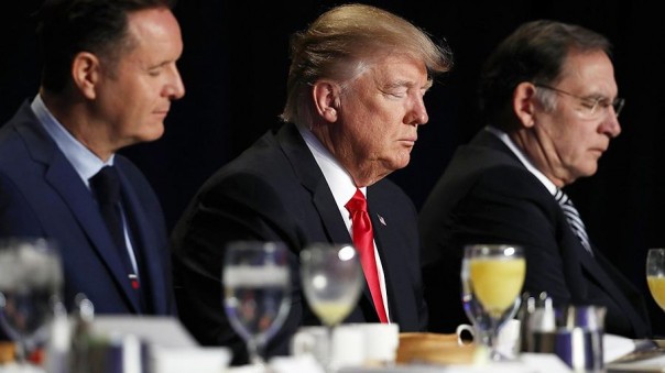 Главы трех комитетов Госдумы отказались завтракать с Трампом