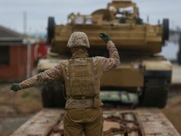 Троянский танк: чем обернется американская милитаризация ЕС