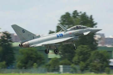 Истребители НАТО перехватили Ту-160: в случае войны их бы сбили