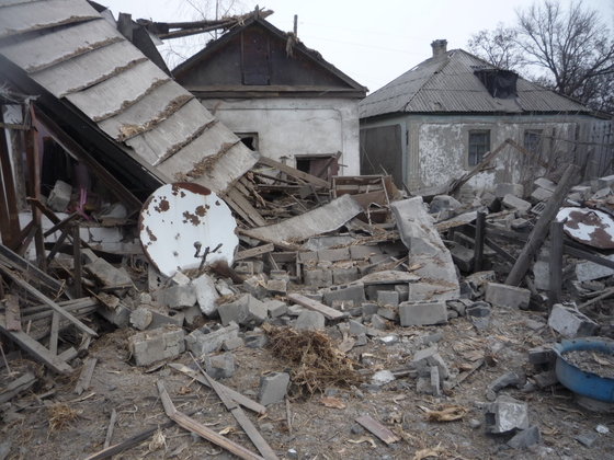 Сводка от НМ ЛНР 24.02.2018. Поселок Калиново обстрелян укрофашистами, есть разрушения. Боец ВСУ погиб, семь ранены в результате ДТП в зоне "АТО"