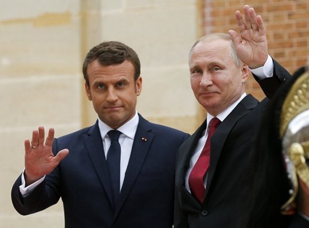 Песков: Путин и Макрон договорились о подготовке к предстоящему в мае визиту французского президента в Россию