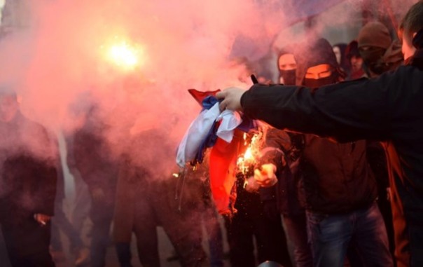 В Киеве радикалы устроили погром в здании представительства Россотрудничества