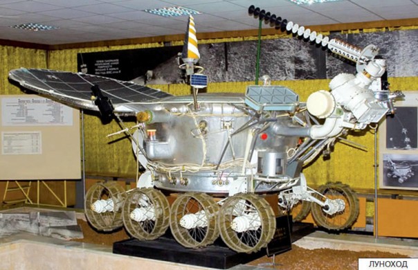 Первый электромобиль на солнечных батареях был в космосе полвека - и он был русским! А Маск- жалкий плагиатор.