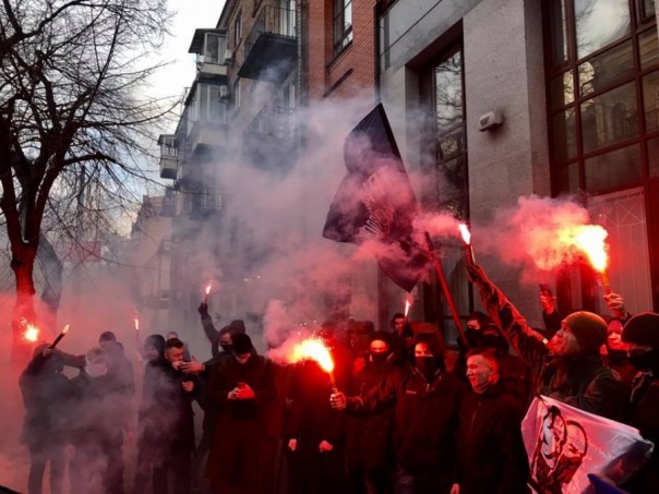 ЕС осудил нападение радикалов на здание Россотрудничества в Киеве