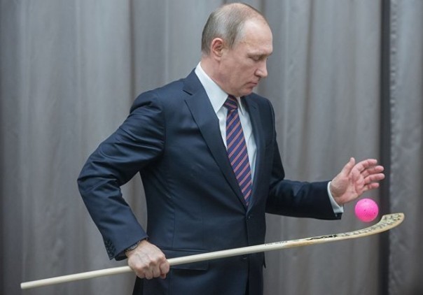 Путин пообещал помочь Иркутску с хоккейным стадионом