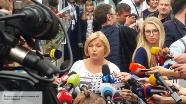 Транспарант  «Харьков вперед» и развернутый флаг Новороссии: как политзаключенные сорвали шоу Геращенко во время обмена - эксклюзив от Апухтина