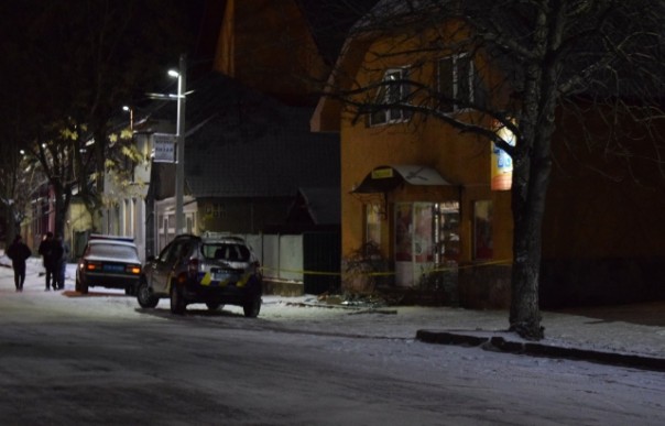 Привет Порошенко: В Закарпатье подожгли магазин и авто депутата БПП