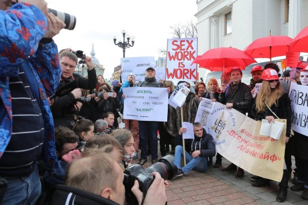 Март, труд, секс! Украинские проститутки устроят марш в центре Киева