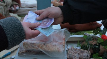 За год в Украине существенно подорожало мясо и сало | Каждый день в Украине голодными остаются 1,2 млн человек – ООН