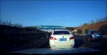 Жидкий газ вспыхнул на шоссе в Китае