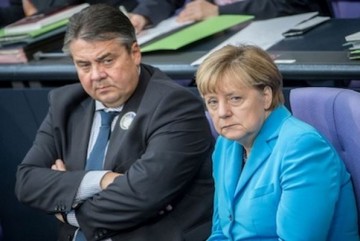 Не лучше ль на себя, кума, оборотиться?