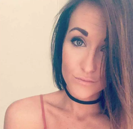 #американскиеучилки. 26-летняя учительница накуривала школьника травкой, чтобы заняться с ним сексом