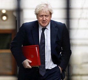 «Они с футболом увязывают всё»: в России ответили на угрозы главы британского МИД в связи с отравлением экс-офицера ГРУ