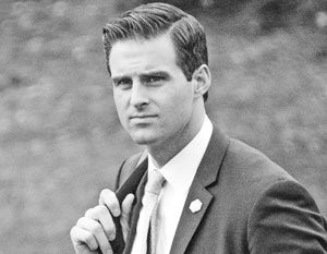 Помощник Трампа уволен при загадочных обстоятельствах