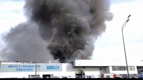 В Москве задымился ТЦ "Свиблово" | Крупный пожар в автосалоне в Питере