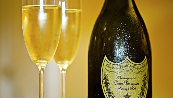 "Ще не вмерла" под Dom Perignon: появилось видео кутежа советника Порошенко в Куршевеле
