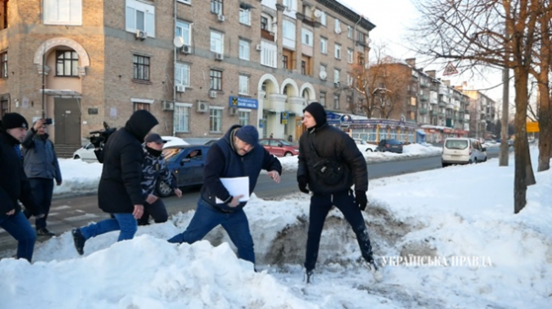 Националисты чуть не линчевали обвиняемого в убийстве журналиста газеты Вести