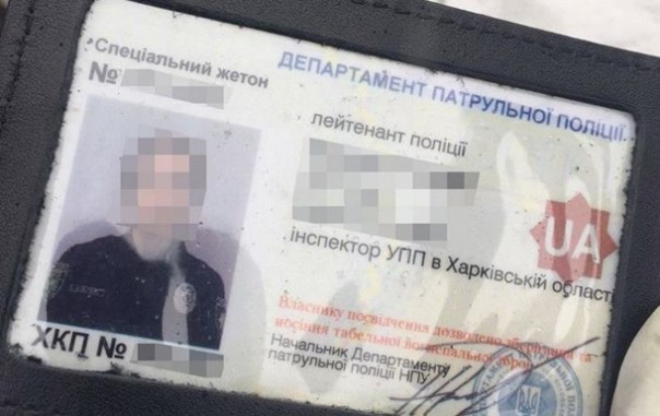 Реформа удалась: В Харькове полицейские сбывали наркотики