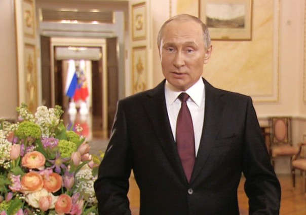 Путин стихами поздравил женщин с международным женским днем 8 марта