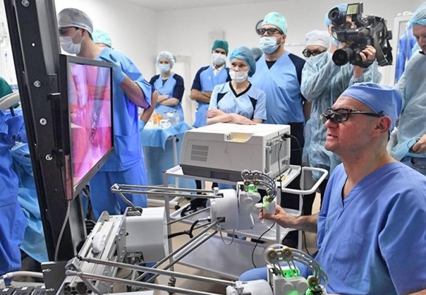 Российский роботизированный хирургический комплекс: первая операция